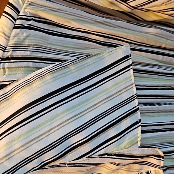 3/4 sleeve "twist" blouse - Picture 2 of 6